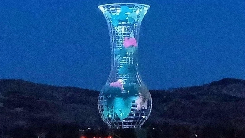 世界和平瓶筑巢锡林浩特.jpg